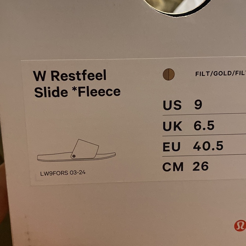 Lululemon slides - Picture 3 of 3